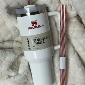 2023 Ltd Ed Candy Cane Mistletoe Twist STANLEY 40oz Holiday Quencher Flowstate